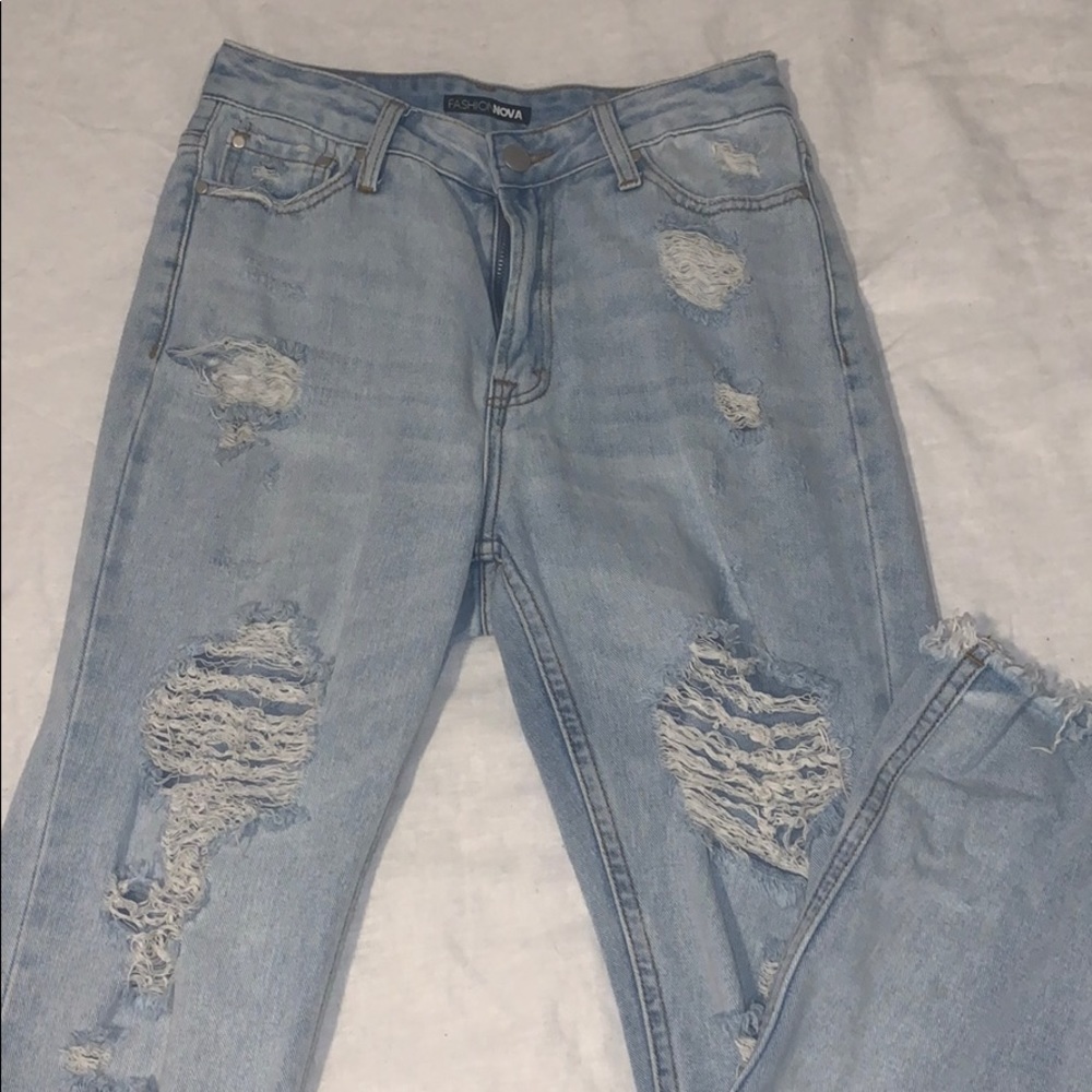 Ripped skinny jeans